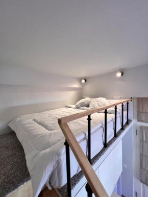 Lily Home, a Cozy Lovely Loft in Center of Tbilisi